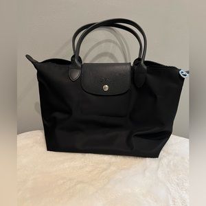 Lonchamp le pliage shoulder tote in all black